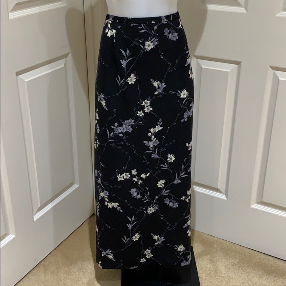 Requirements floral maxi skirt